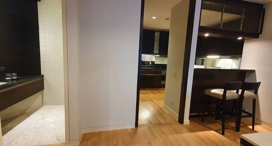 For rent 1 bed condo in Khlong Toei, Bangkok