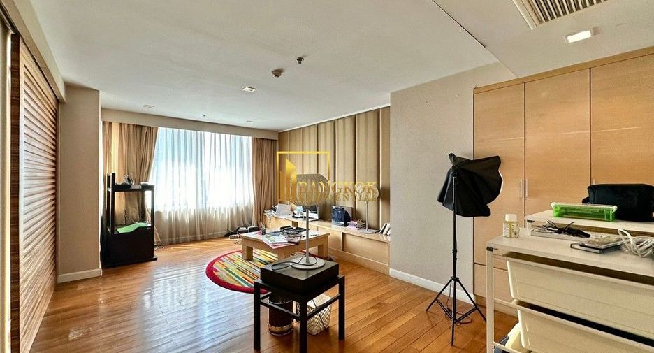 For rent 4 ベッドルーム serviced apartment in Pathum Wan, Bangkok