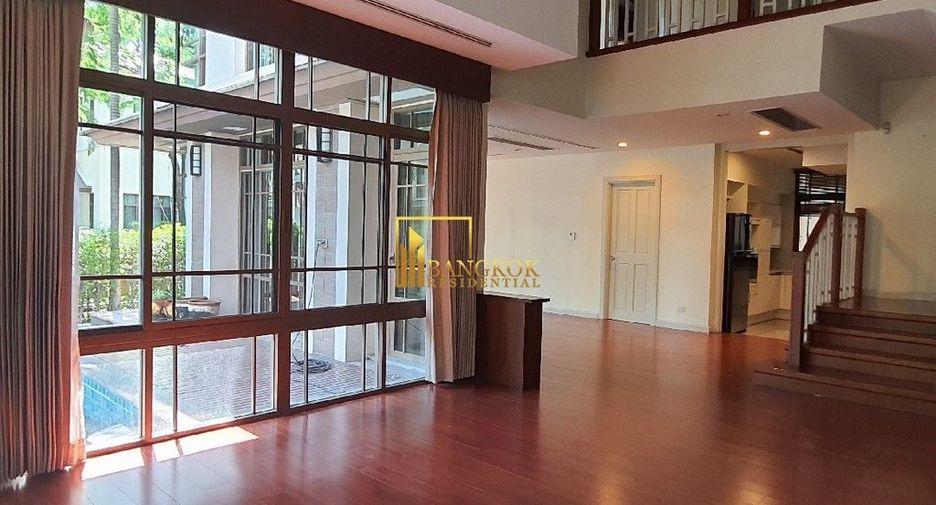 À louer 5 chambres villa à Watthana, Bangkok