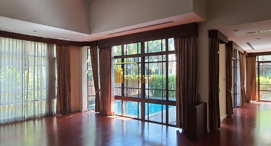 À louer 5 chambres villa à Watthana, Bangkok