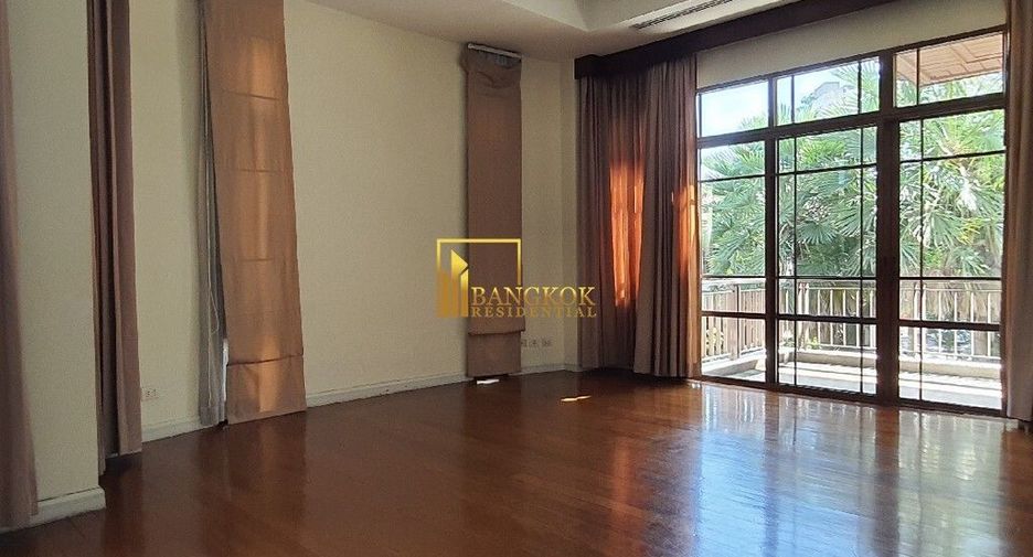 À louer 5 chambres villa à Watthana, Bangkok