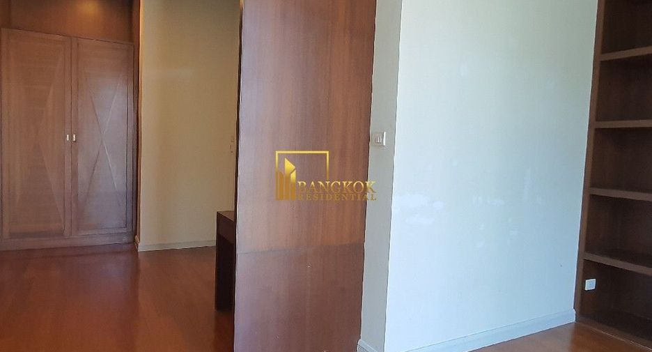 À louer 5 chambres villa à Watthana, Bangkok