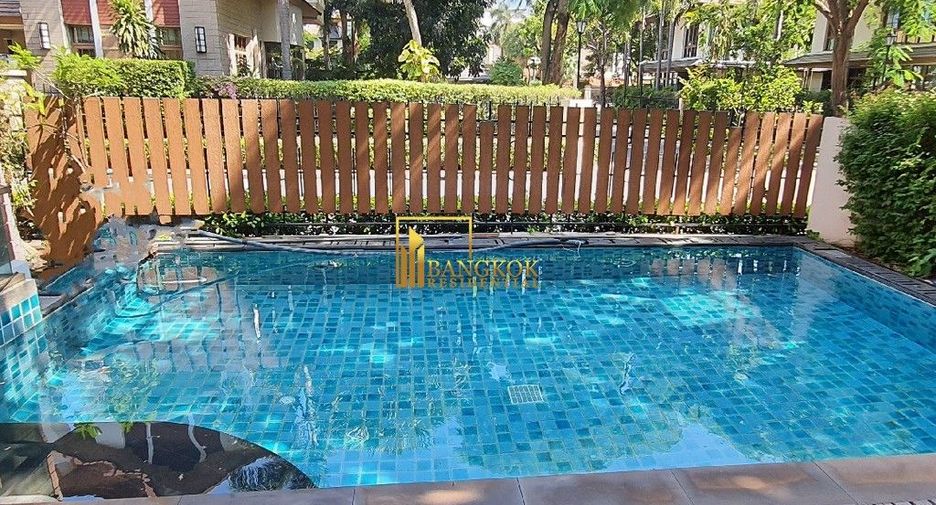 À louer 5 chambres villa à Watthana, Bangkok