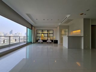 For rent 4 ベッドルーム apartment in Pathum Wan, Bangkok