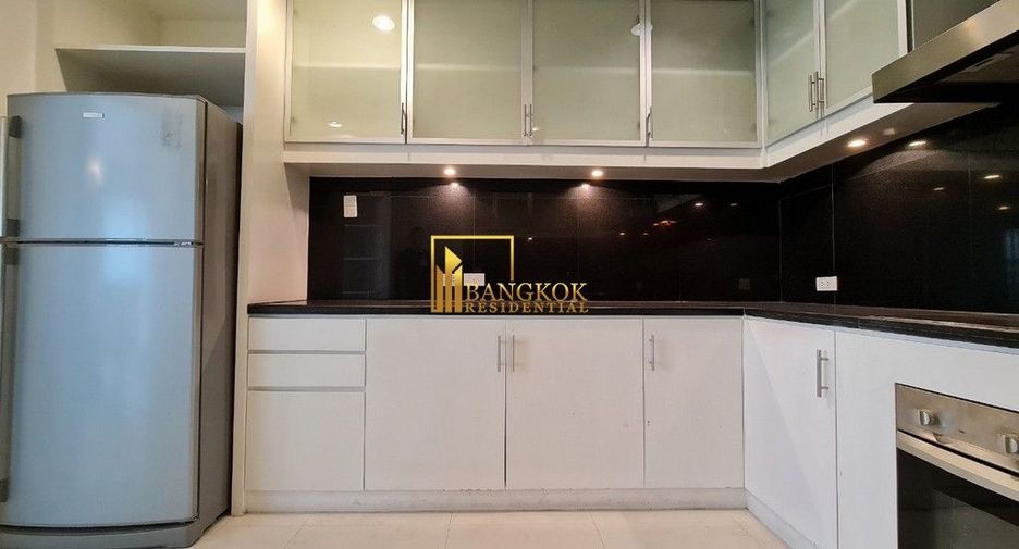 For rent 4 bedrooms apartment in Pathum Wan, Bangkok
