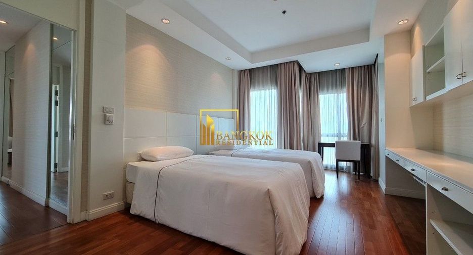 For rent 4 bedrooms apartment in Pathum Wan, Bangkok