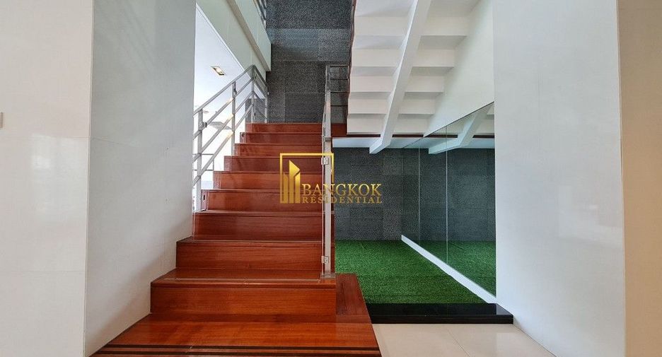 For rent 4 bedrooms apartment in Pathum Wan, Bangkok