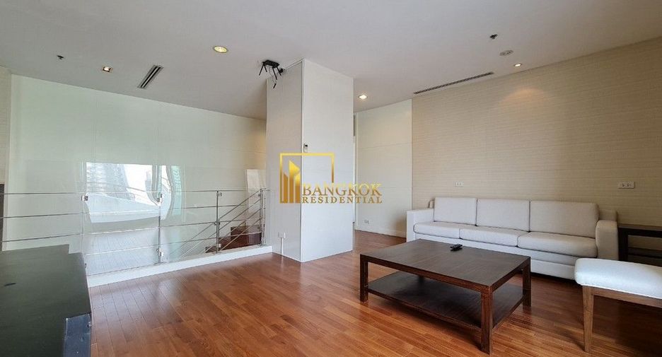 For rent 4 bedrooms apartment in Pathum Wan, Bangkok