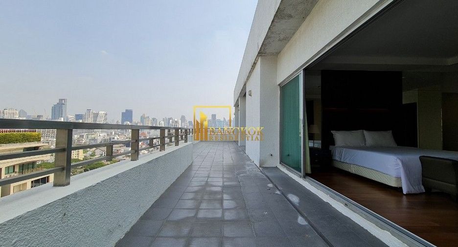 For rent 4 bedrooms apartment in Pathum Wan, Bangkok