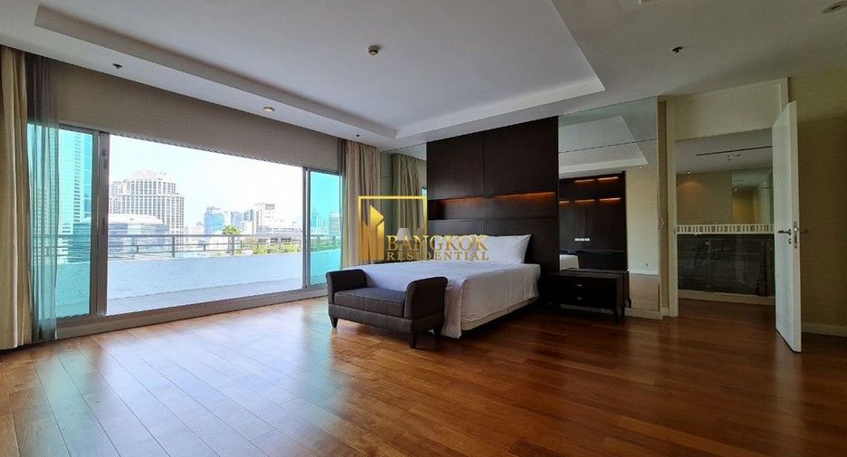 For rent 4 bedrooms apartment in Pathum Wan, Bangkok
