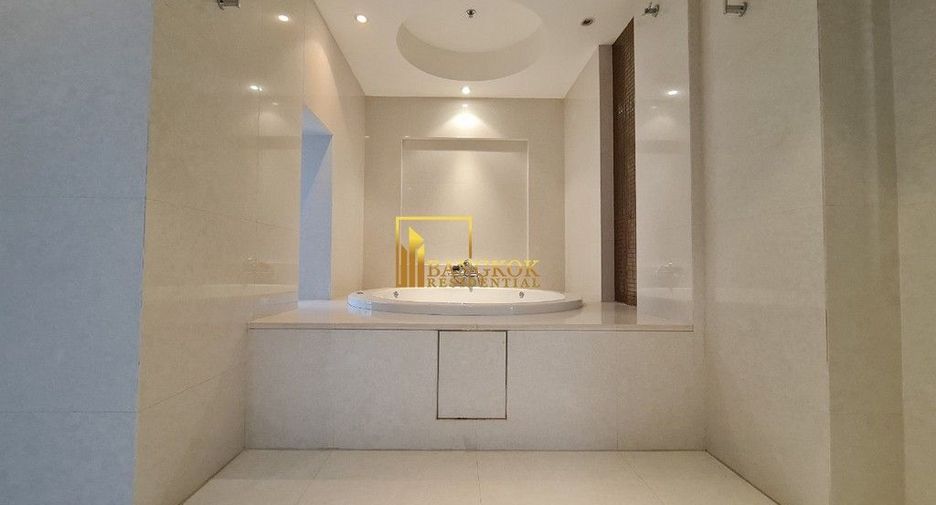 For rent 4 bedrooms apartment in Pathum Wan, Bangkok