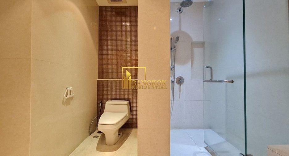For rent 4 bedrooms apartment in Pathum Wan, Bangkok