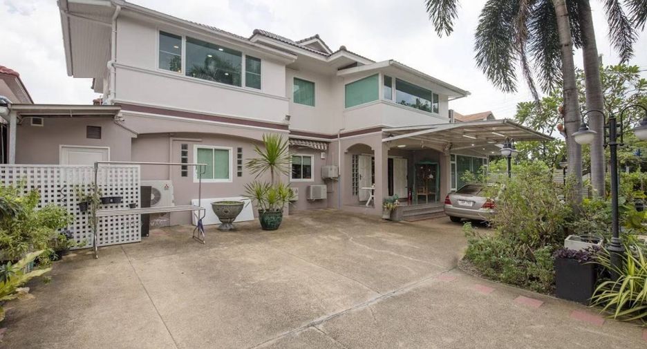 For sale 5 bedrooms house in Pak Kret, Nonthaburi