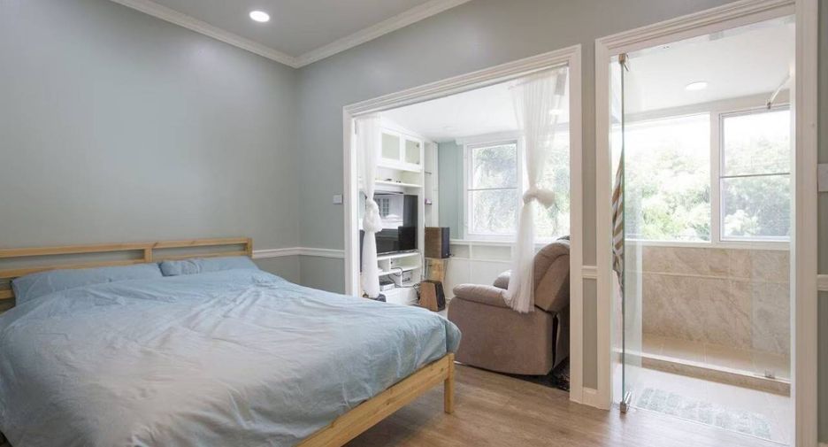 For sale 5 bedrooms house in Pak Kret, Nonthaburi