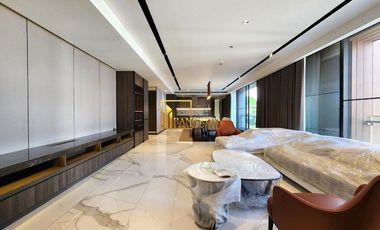 For rent 3 bedrooms apartment in Khlong Toei, Bangkok