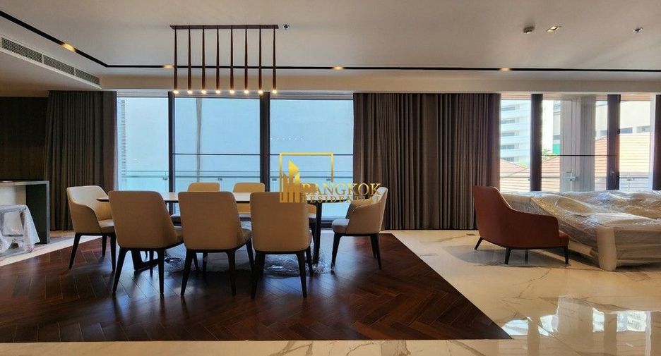 For rent 3 bedrooms apartment in Khlong Toei, Bangkok