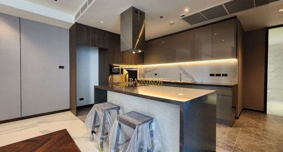 For rent 3 bedrooms apartment in Khlong Toei, Bangkok