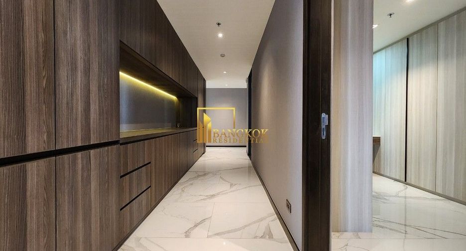 For rent 3 bedrooms apartment in Khlong Toei, Bangkok