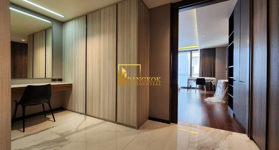 For rent 3 bedrooms apartment in Khlong Toei, Bangkok