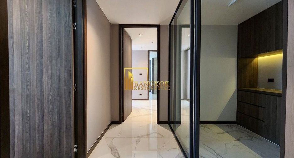 For rent 3 bedrooms apartment in Khlong Toei, Bangkok