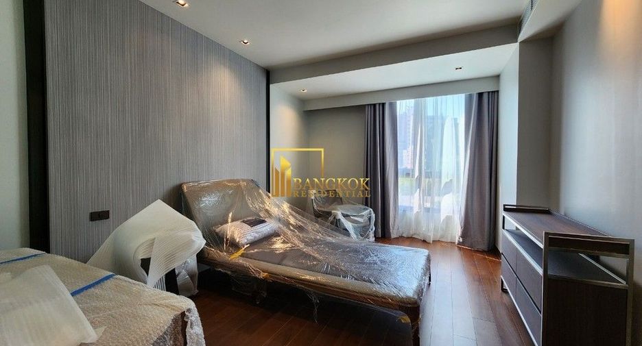 For rent 3 bedrooms apartment in Khlong Toei, Bangkok