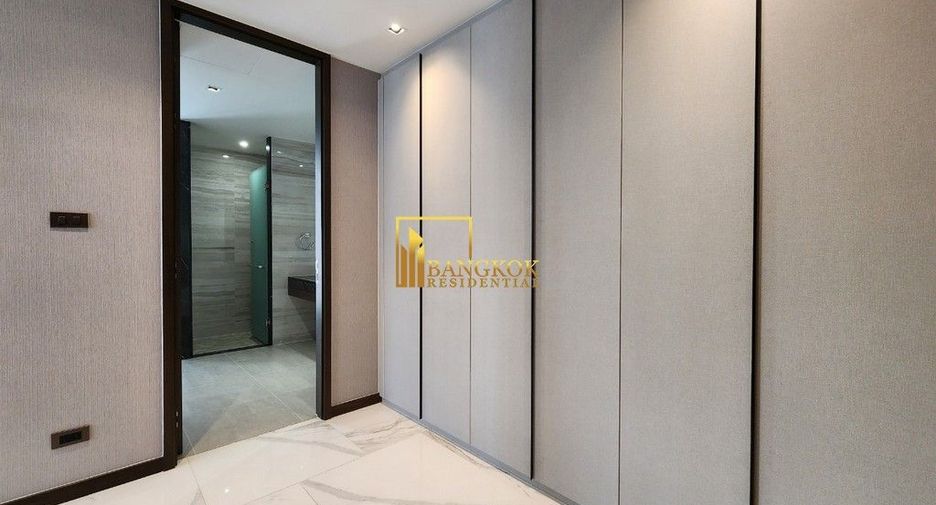 For rent 3 bedrooms apartment in Khlong Toei, Bangkok