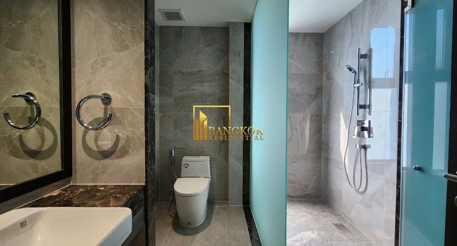 For rent 3 bedrooms apartment in Khlong Toei, Bangkok