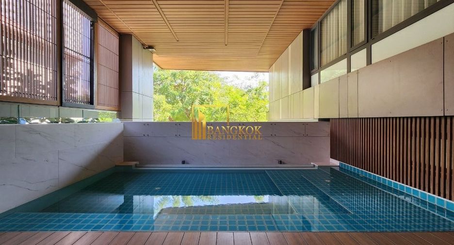 For rent 3 bedrooms apartment in Khlong Toei, Bangkok