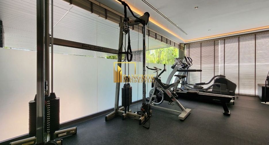 For rent 3 bedrooms apartment in Khlong Toei, Bangkok