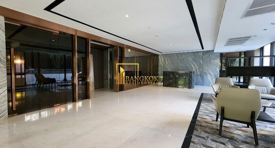 For rent 3 bedrooms apartment in Khlong Toei, Bangkok