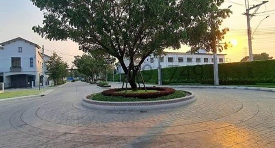 出租 3 卧室 联排别墅 在 Lat Krabang, 曼谷