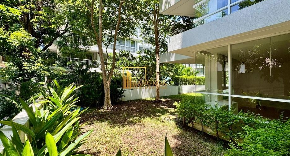 For rent 4 bedrooms apartment in Watthana, Bangkok