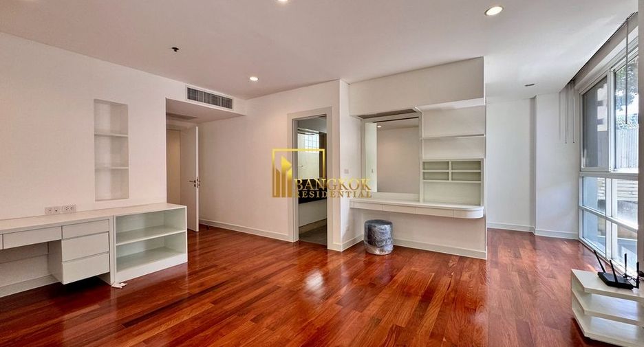 For rent 4 bedrooms apartment in Watthana, Bangkok