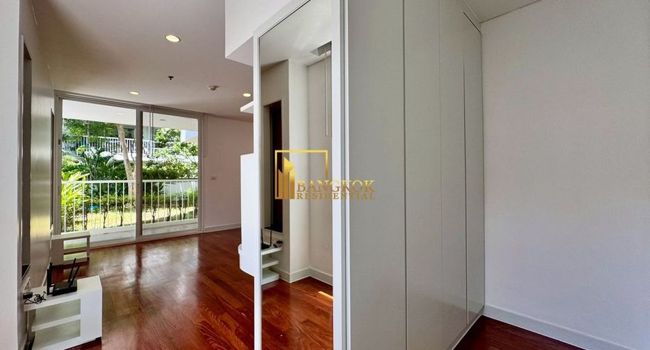 For rent 4 bedrooms apartment in Watthana, Bangkok
