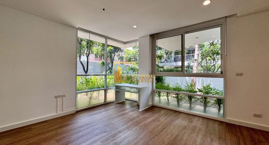 For rent 4 bedrooms apartment in Watthana, Bangkok