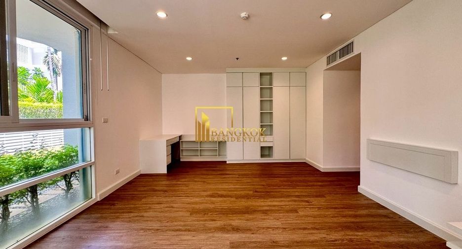 For rent 4 bedrooms apartment in Watthana, Bangkok