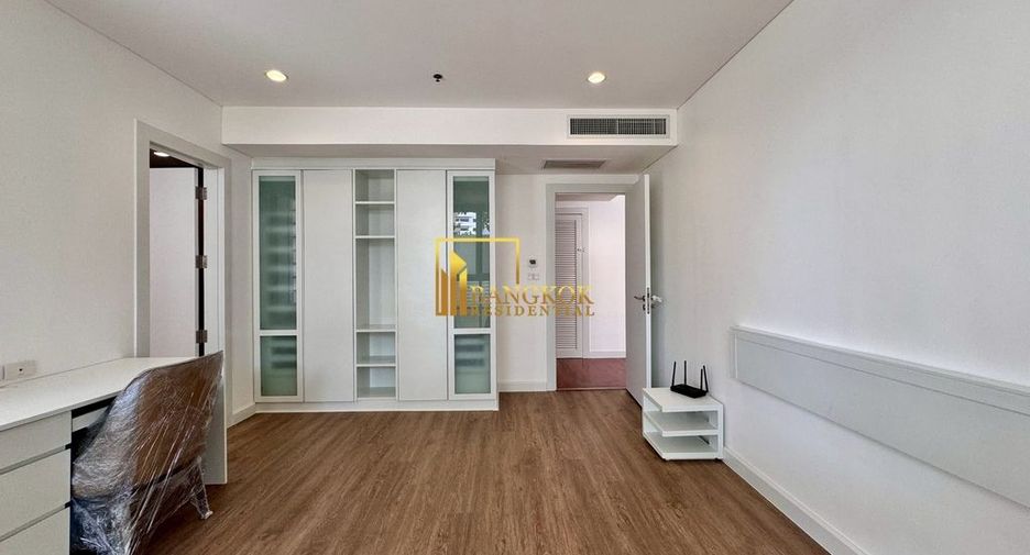 For rent 4 bedrooms apartment in Watthana, Bangkok