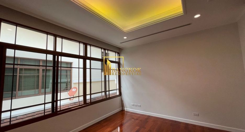 À louer 4 chambres maison à Watthana, Bangkok