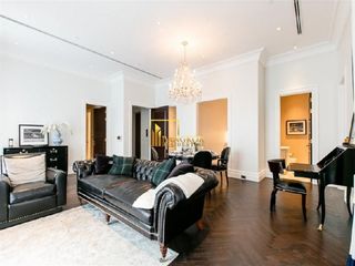 For rent 2 bedrooms condo in Pathum Wan, Bangkok