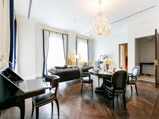 For rent 2 bedrooms condo in Pathum Wan, Bangkok