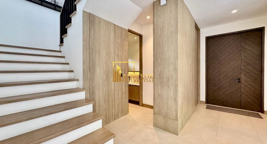 À louer 4 chambres villa à Watthana, Bangkok