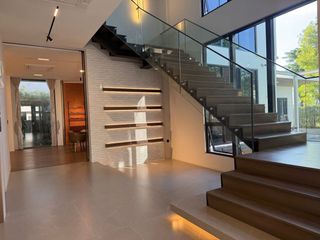 Haus zur Miete mit 5 Zimmer in Saphan Sung, Bangkok