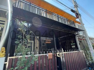 For rent 3 bedrooms townhouse in Bang Khen, Bangkok