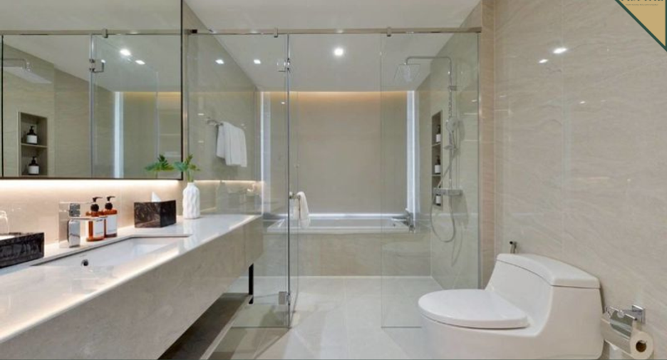 Condo en alquiler de 3 habitaciones en Khlong Toei, Bangkok