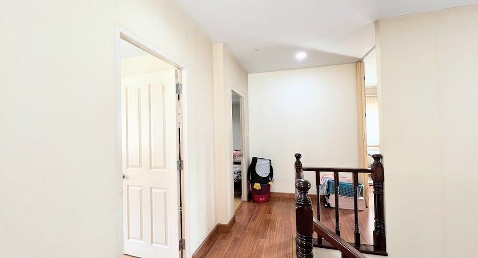 À vendre 4 chambres maison à Bang Na, Bangkok