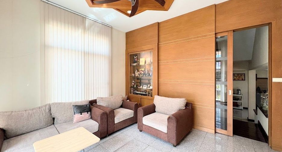À vendre 4 chambres maison à Bang Na, Bangkok