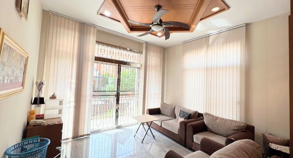 À vendre 4 chambres maison à Bang Na, Bangkok