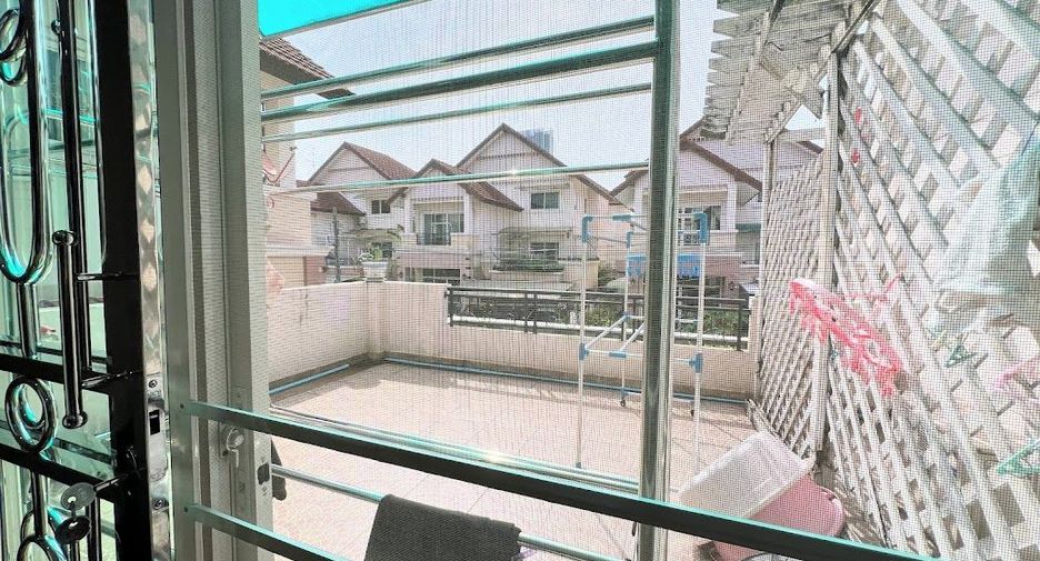 À vendre 4 chambres maison à Bang Na, Bangkok