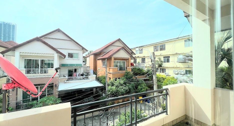 À vendre 4 chambres maison à Bang Na, Bangkok