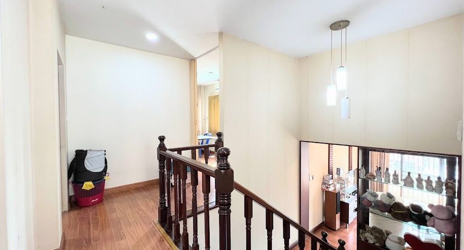 À vendre 4 chambres maison à Bang Na, Bangkok